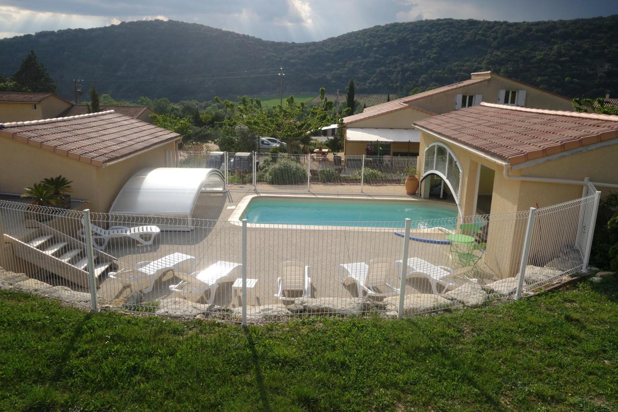 Gites Du Combeau Saint-Maurice-d'Ibie ภายนอก รูปภาพ